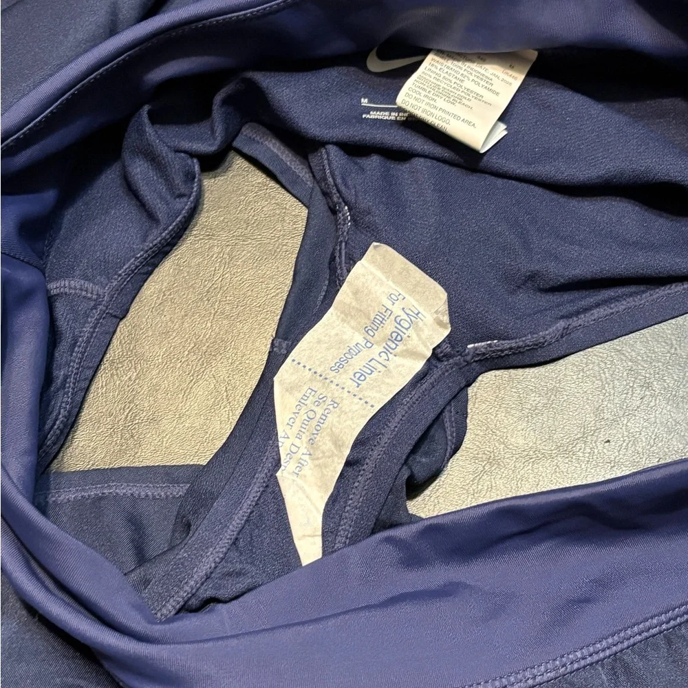 Nike Women’s Dark Navy Swim Shorts size Medium NWT - Picture 12 of 13